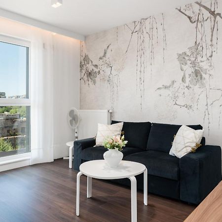 Stylish & Comfy Garbary Apartments With Parking By Noclegi Renters Poznan Exterior foto