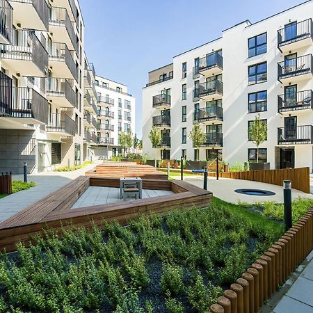 Stylish & Comfy Garbary Apartments With Parking By Noclegi Renters Poznan Exterior foto