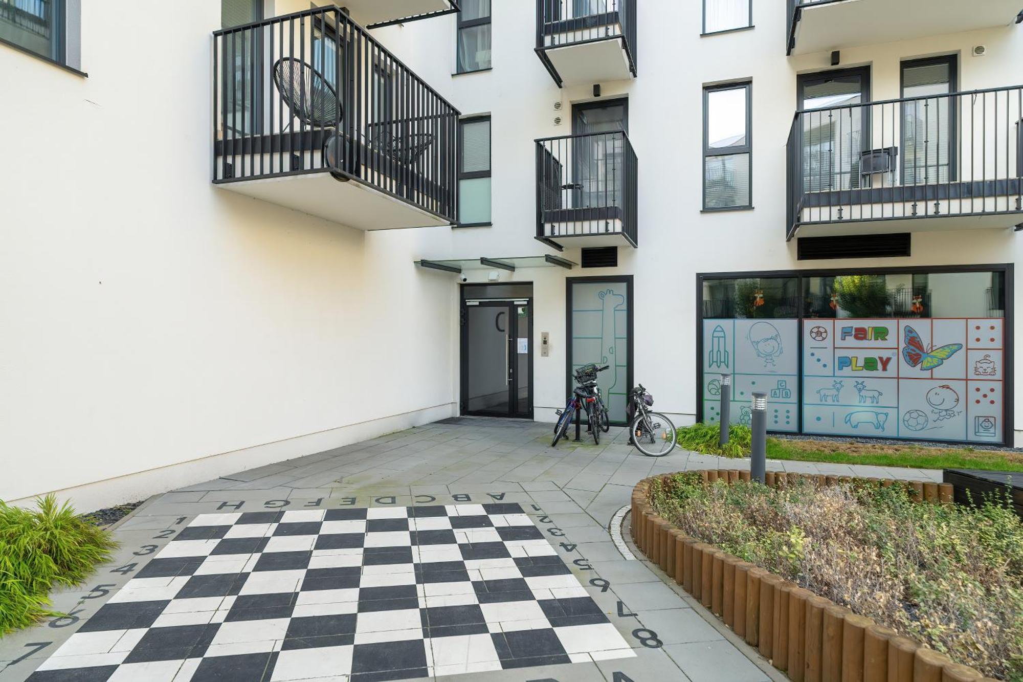 Stylish & Comfy Garbary Apartments With Parking By Noclegi Renters Poznan Exterior foto