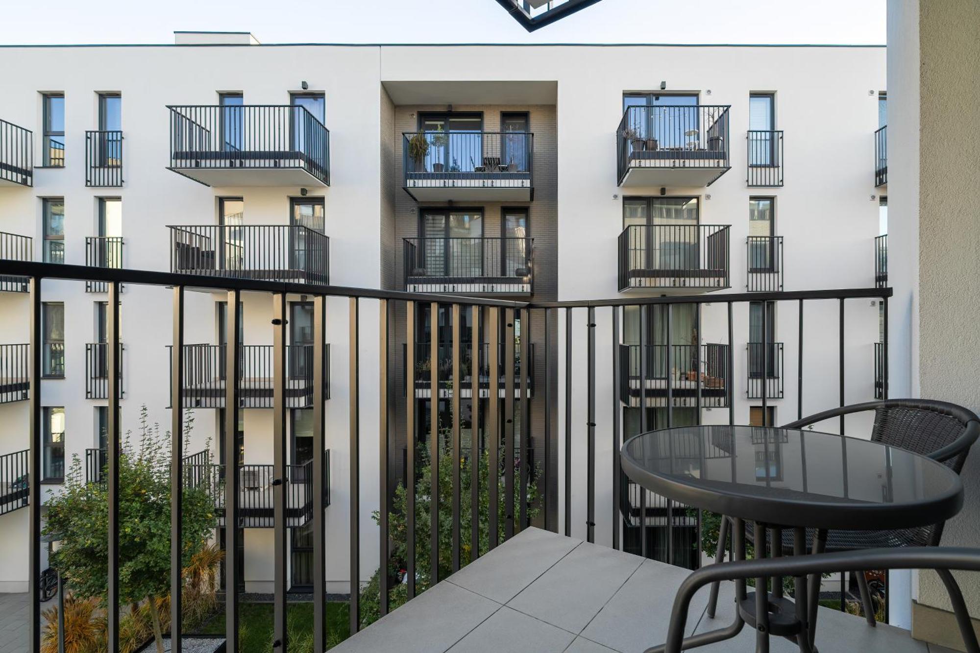 Stylish & Comfy Garbary Apartments With Parking By Noclegi Renters Poznan Exterior foto
