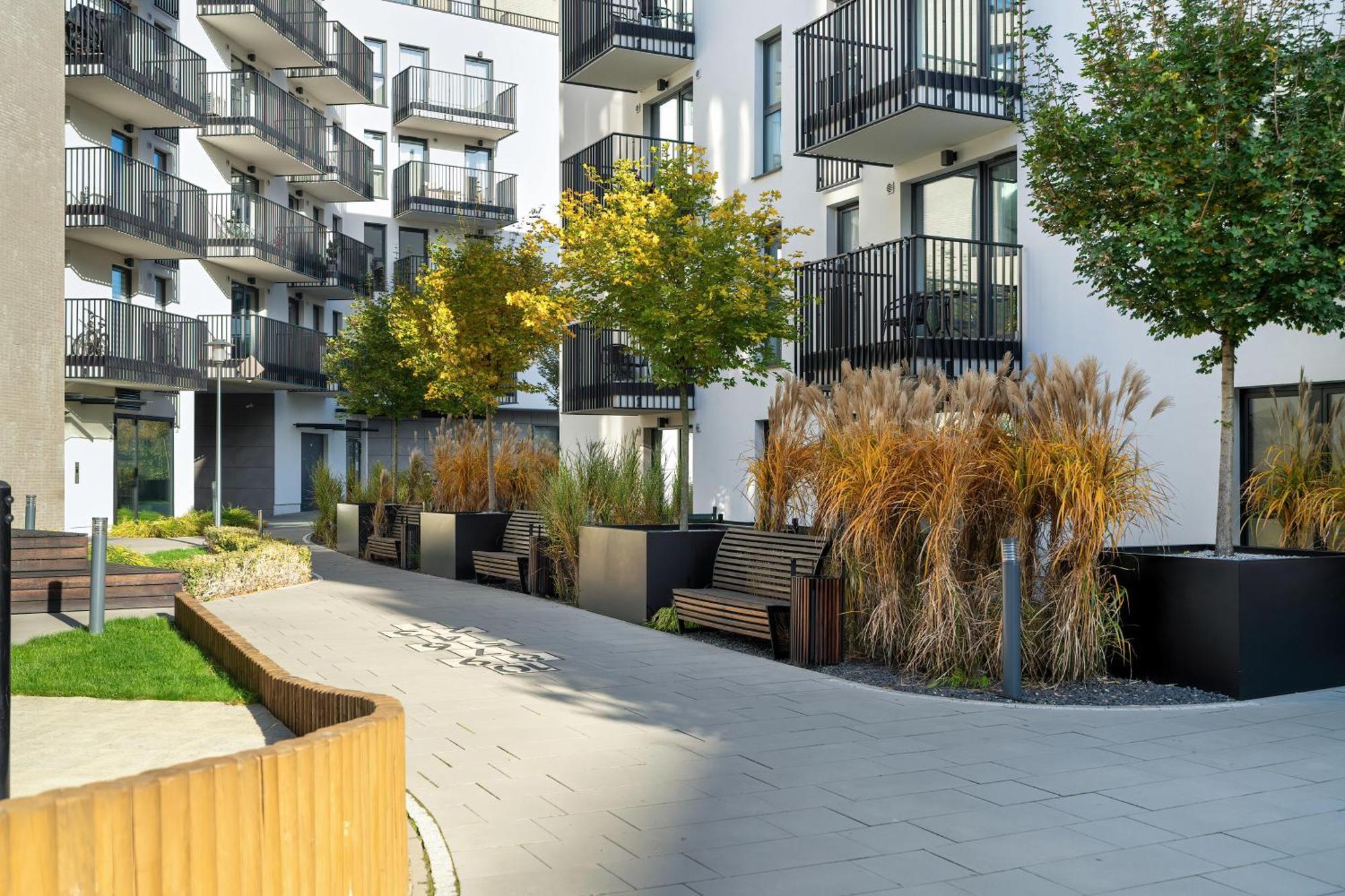 Stylish & Comfy Garbary Apartments With Parking By Noclegi Renters Poznan Exterior foto