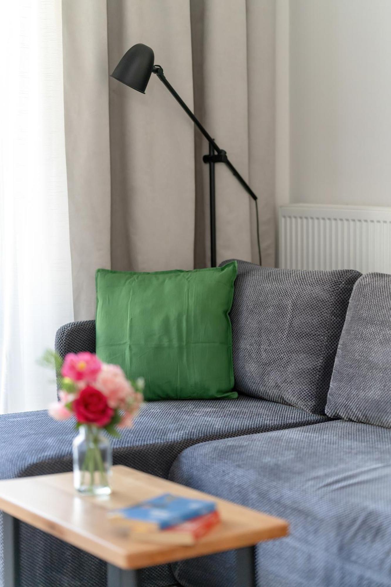 Stylish & Comfy Garbary Apartments With Parking By Noclegi Renters Poznan Exterior foto